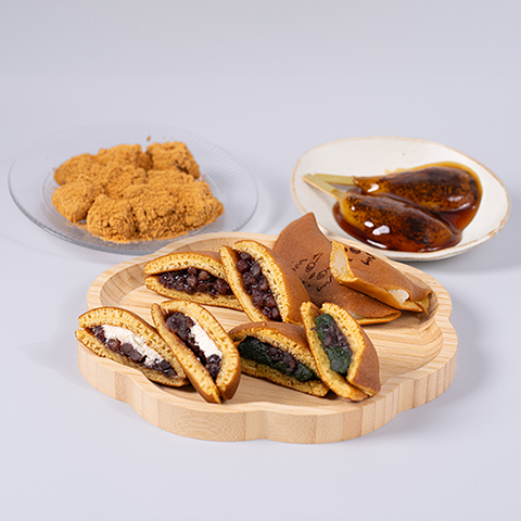 どらやき（粒餡） / 216円<br>みたらし団子 / 162円